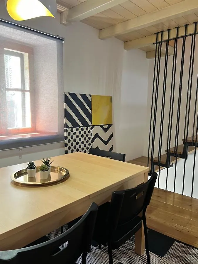 Daire Seayou!***Charming 1-Bedroom Rental Unit In The Old City Center Of Cres